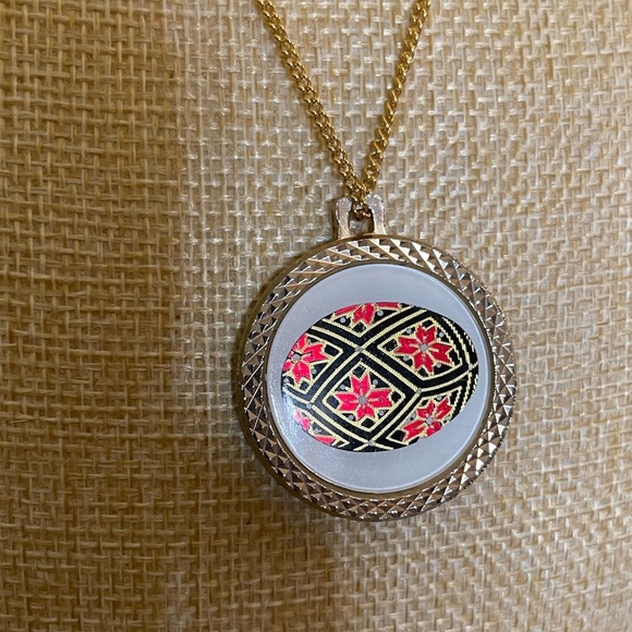 Double Sided Gold Necklace with Mountain Goat (Capricorn) and Egg motif - Picture 4 of 9